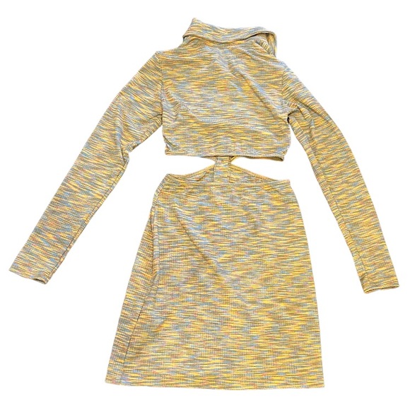 Mable multi colour cut out long sleeve dress with shiny buttons - Picture 3 of 10